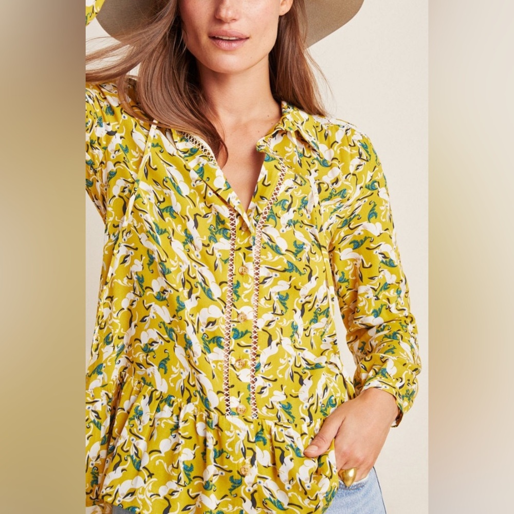 Anthropologie Maeve Janie Flounced Peasant Blouse Yellow Rabbit Print EUC Size 2